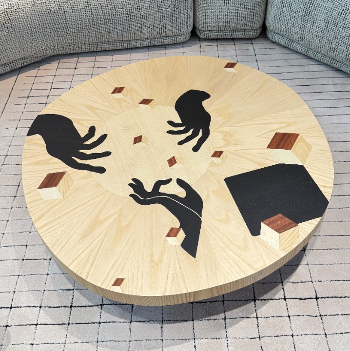 Round Solid Wood Coffee Table, Low Profile Wabi Sabi Style Center Table, Vintage Modern Wooden Cocktail Table with Abstract Inlay Design, Large Living Room Coffee Table for Sofa, Lounge, Apartment