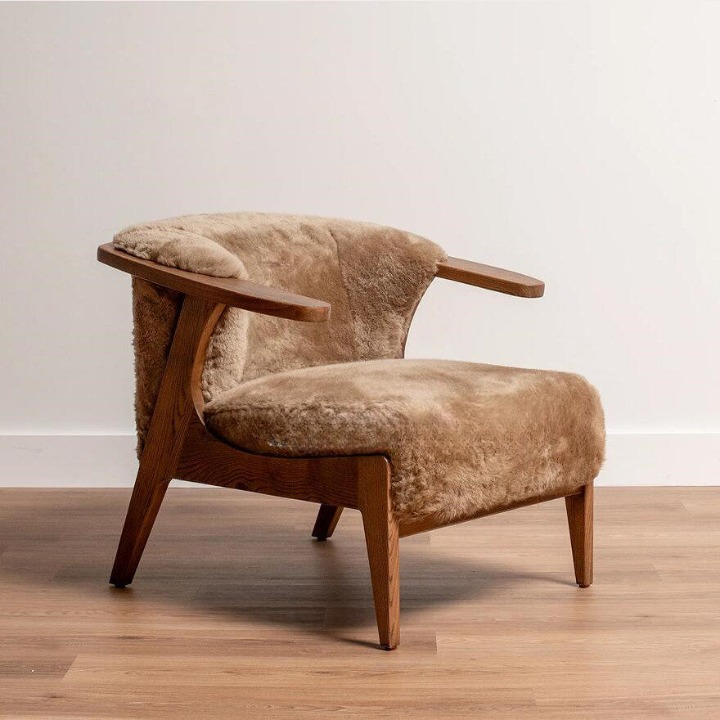 Wabi Sabi Sherpa Accent Chair, Solid Wood Lounge Armchair with Camel Upholstery and Sculptural Wood Arms, Mid Century Modern Single Sofa Chair for Living Room, Bedroom, Reading Nook, Balcony and Boutique Hotel