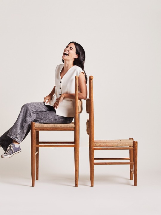 Woven Bar Stool Chair, Seat Height Solid Wood Bar Chair with Handwoven Rope Seat and Backrest, Natural Wood High Back Kitchen Island Chair for Home Bar, Cafe, Dining Room, and Breakfast Counter