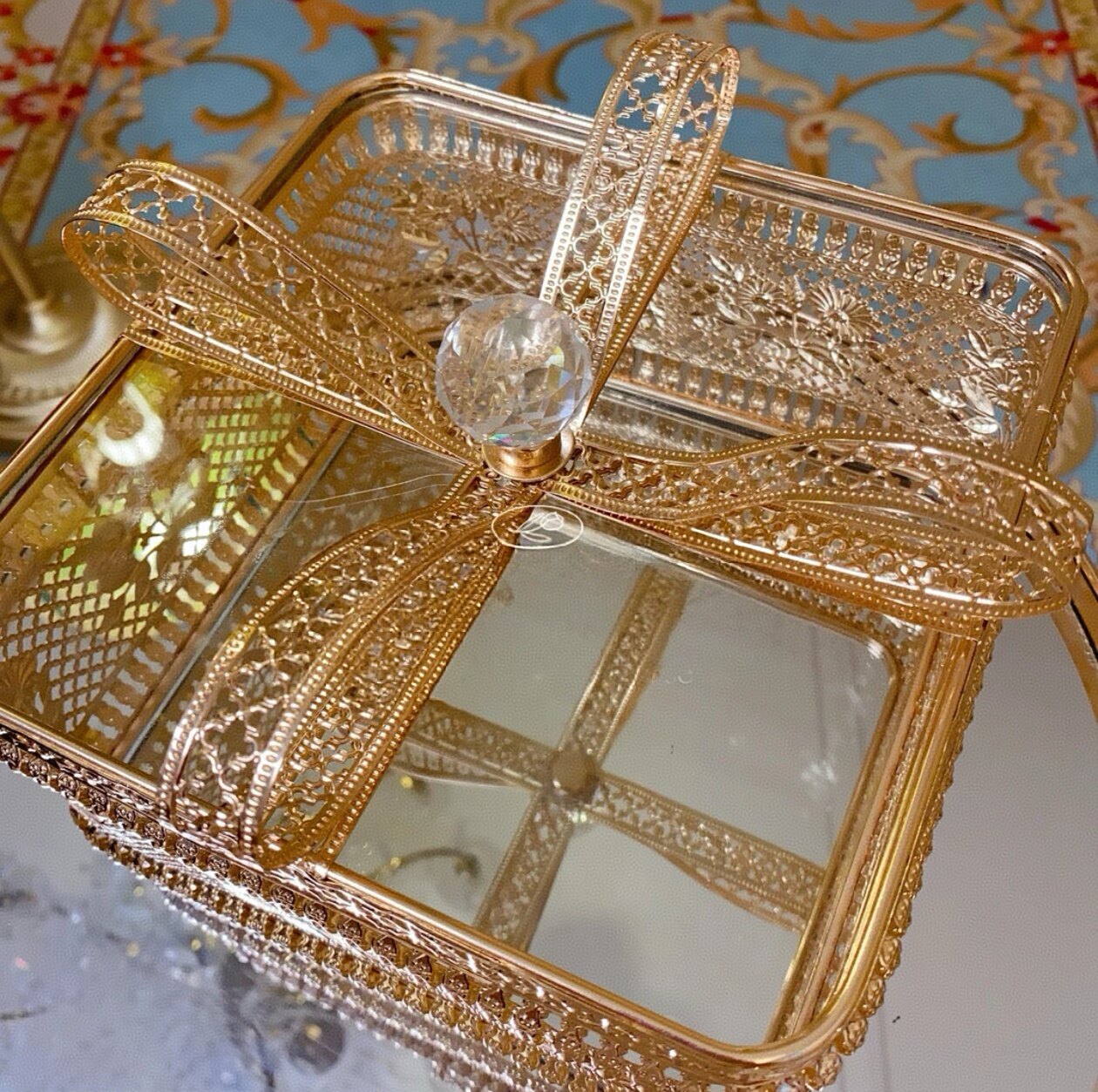 Luxury Gold Decorative Storage Box with Lid, Metal Jewelry Organizer Box, Decorative Candy Box for Coffee Table, Vanity, Living Room, Bedroom and Wedding Decor