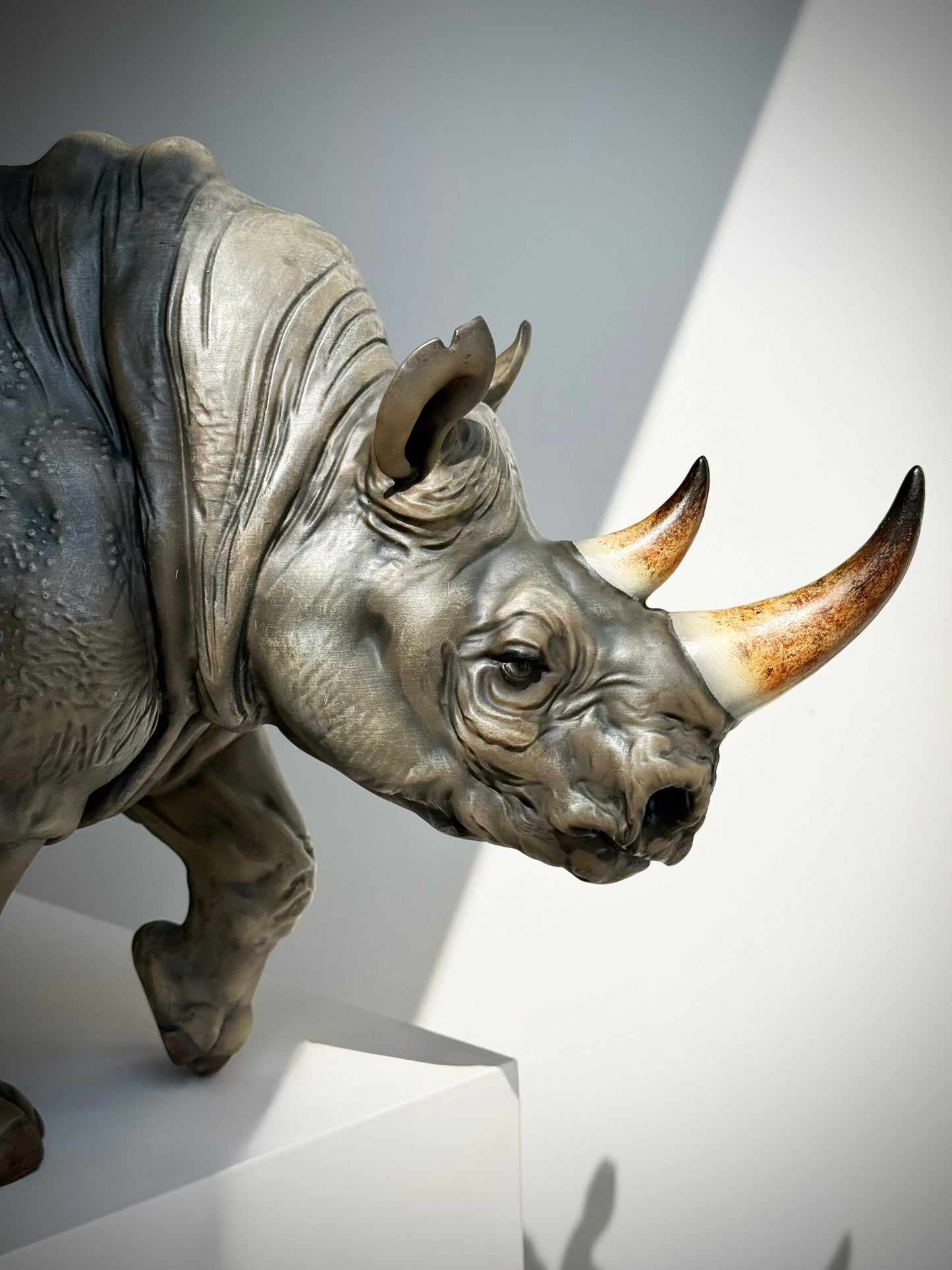 Realistic Rhinoceros Statue, Resin Rhino Sculpture, Large Gray Animal Figurine for Entryway, Living Room, Office, TV Cabinet, Shelf Decor and Housewarming Gift