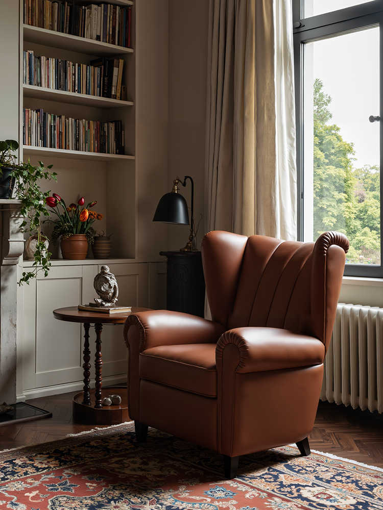 Vintage Leather Tiger Chair – Retro Single Lounge Armchair for Living Room, Balcony, or Reading Nook