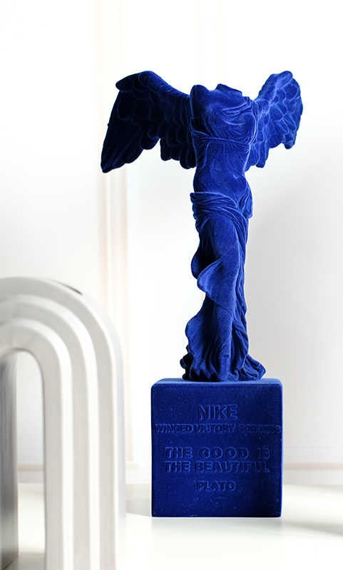 Victory Goddess Modern Velvet Flocked Resin Sculpture, Winged Victory Art Home Display, Nike Greek Statue Décor