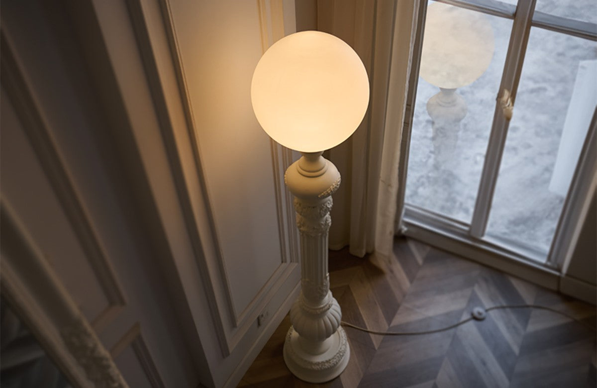 French Baroque Floor Lamp with Hand-Carved Column Base, Luxury Villa Living Room Statement Lighting with Globe Shade, Vintage Ornate Fireplace Accent Lamp