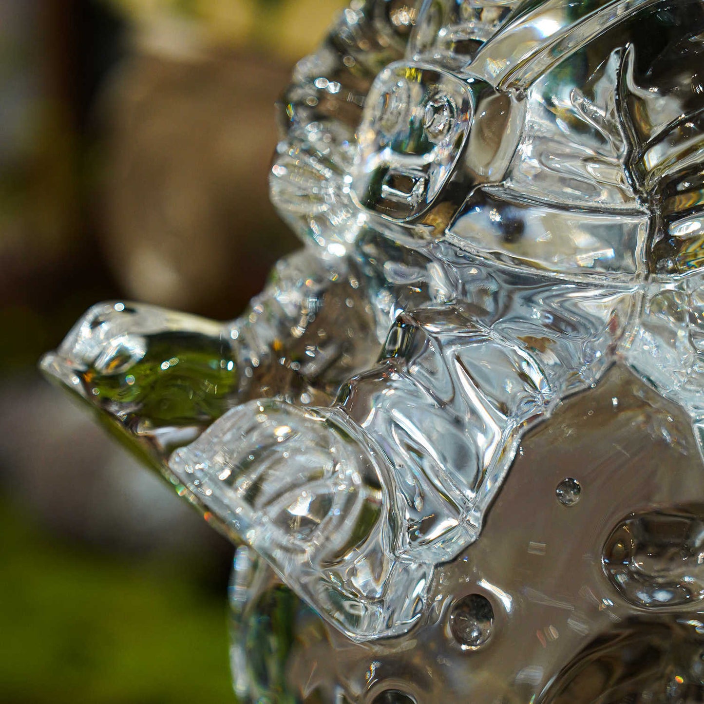 Premium Crystal Astronaut Sculpture – Luxury Glass Space Figure with Platinum Detailing, Contemporary Home Décor Statement Piece
