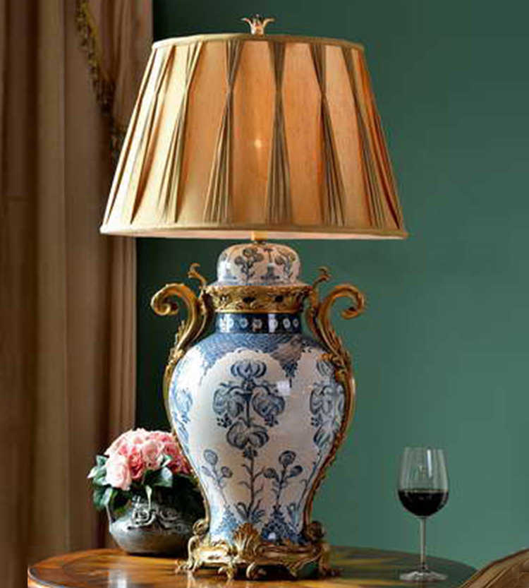 Luxury Blue and White Porcelain Ginger Jar Table Lamp with Brass Accents – Classic Decorative Lamp for Living Room, Bedroom, and Study