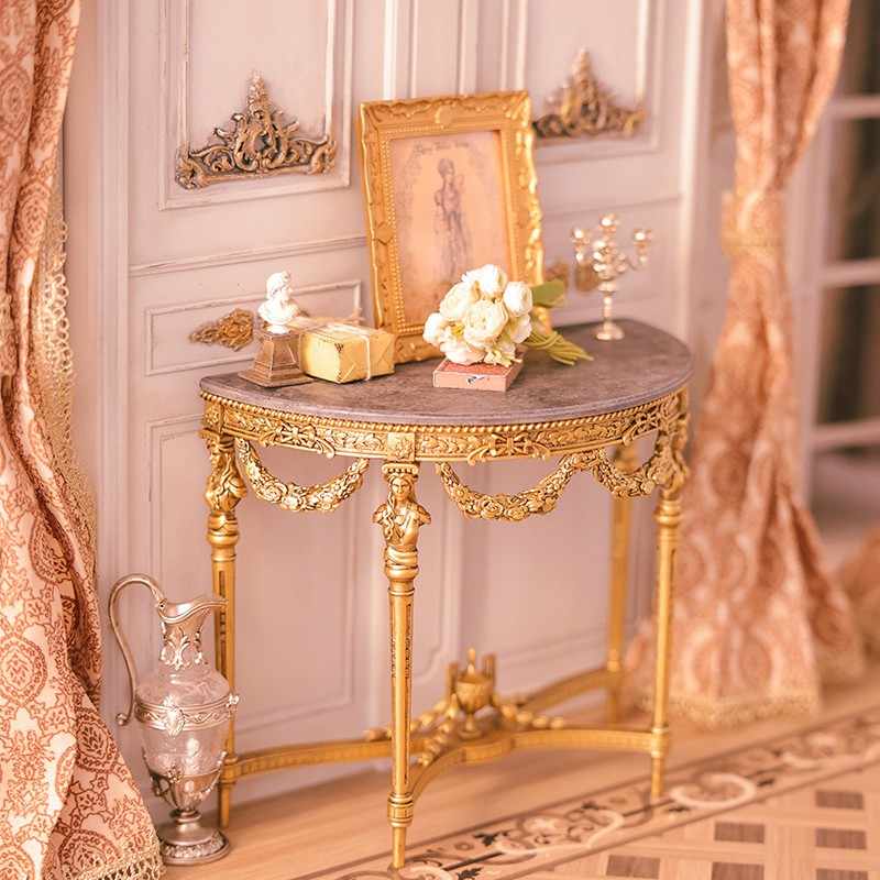 Miniature Baroque Console Table – Ornate Carved Table for Dollhouse Decor & Display