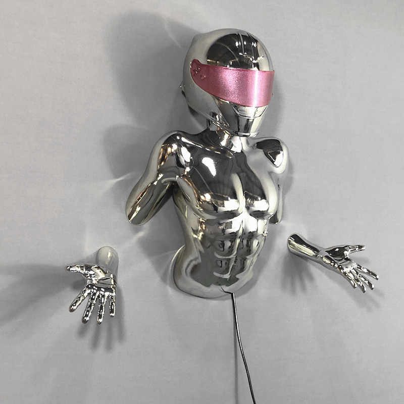 AI Cyborg Figure Wall Art with LED Lighting – Chrome Humanoid Sculpture for Bar, KTV & Restaurant Opening Decor