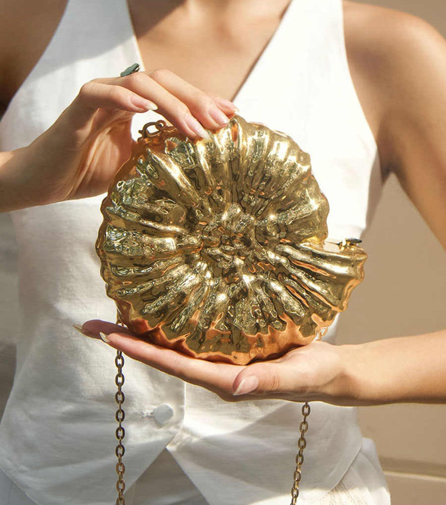 Vintage Luxury Conch Shell Acrylic Clutch Bag, Designer Statement Evening Purse with Gold Chain Strap, Unique Party Accessory Handbag
