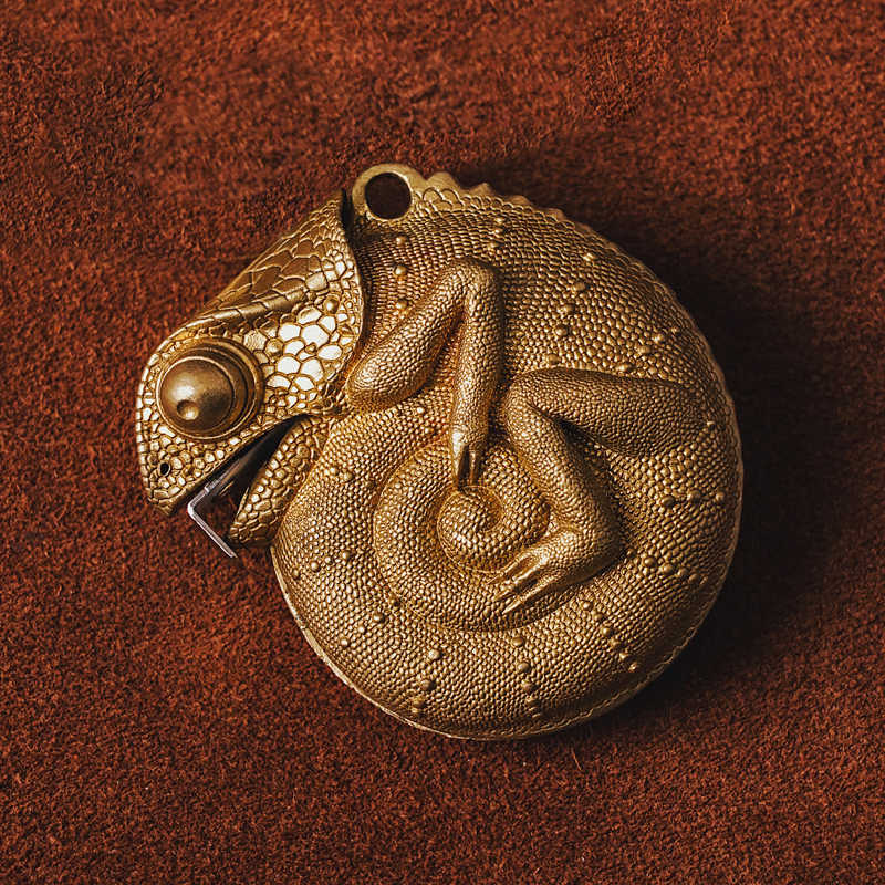 Premium Brass Chameleon Measuring Tape Keychain – Handcrafted Animal-Inspired EDC Tool with 6ft/2m Retractable Steel Tape, Original Wu Design
