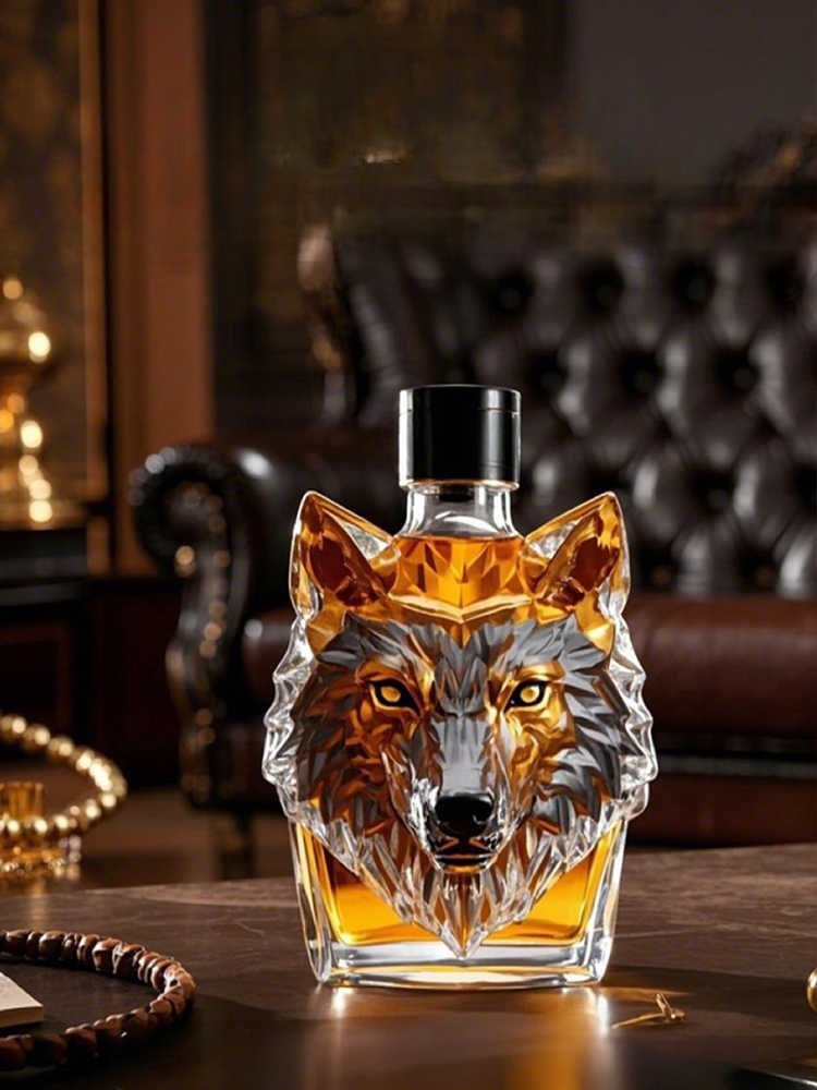 Wolf Head Whiskey Decanter 300ml, Creative 3D Glass Liquor Bottle for Spirits Storage & Home Bar