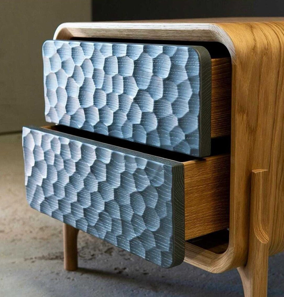 Contemporary Wabi-Sabi Nightstand – Hammered Texture Blue Drawers with Solid Wood Frame, Mid-Century Modern Bedside Storage