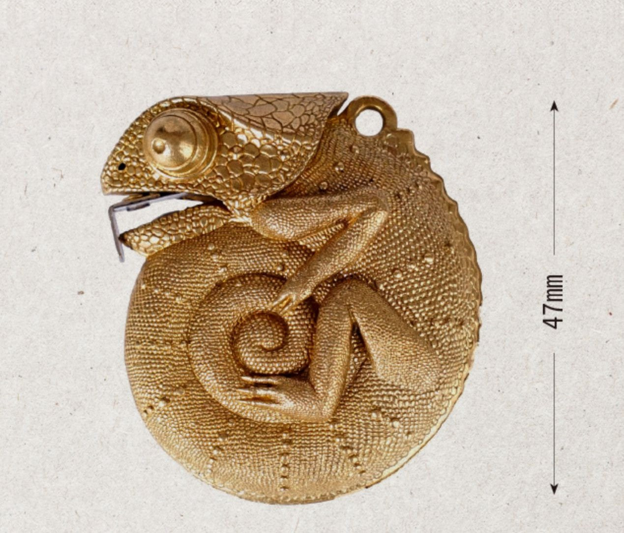 Premium Brass Chameleon Measuring Tape Keychain – Handcrafted Animal-Inspired EDC Tool with 6ft/2m Retractable Steel Tape, Original Wu Design