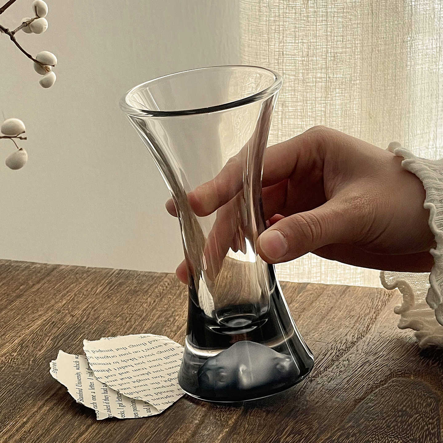 Luxury Frosted Hourglass Mountain-View Glass Set 150ml – Black-Base Waist-Nipped Whisky, Champagne, Juice & Cocktail Glasses, Modern Minimalist Design