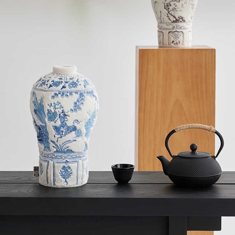 Blue & White Porcelain Vase Embroidered Pillow – Traditional Decorative Cushion