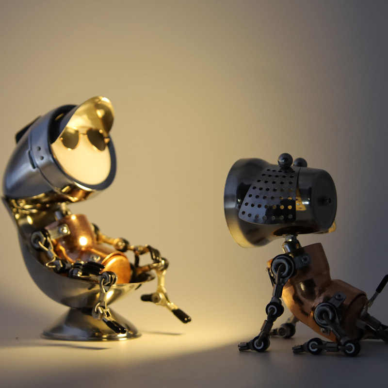 Creative Industrial Robot Desktop Light – Handcrafted Cyberpunk Atmosphere Lamp with Mixed Metal Construction, Futuristic Home Décor Figurine