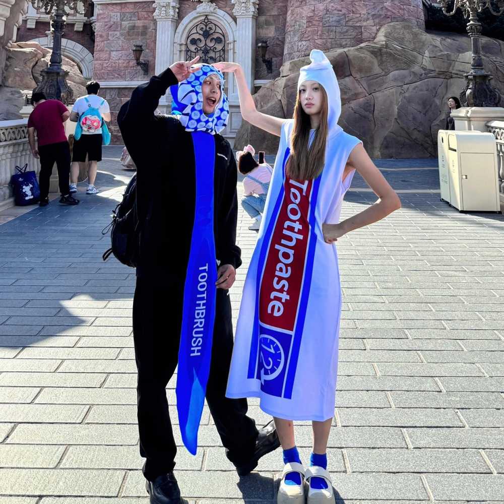 Funny Toothpaste & Toothbrush Couples Costume Set – Adult Unisex Halloween Cosplay, One Size, 2 Piece Kit