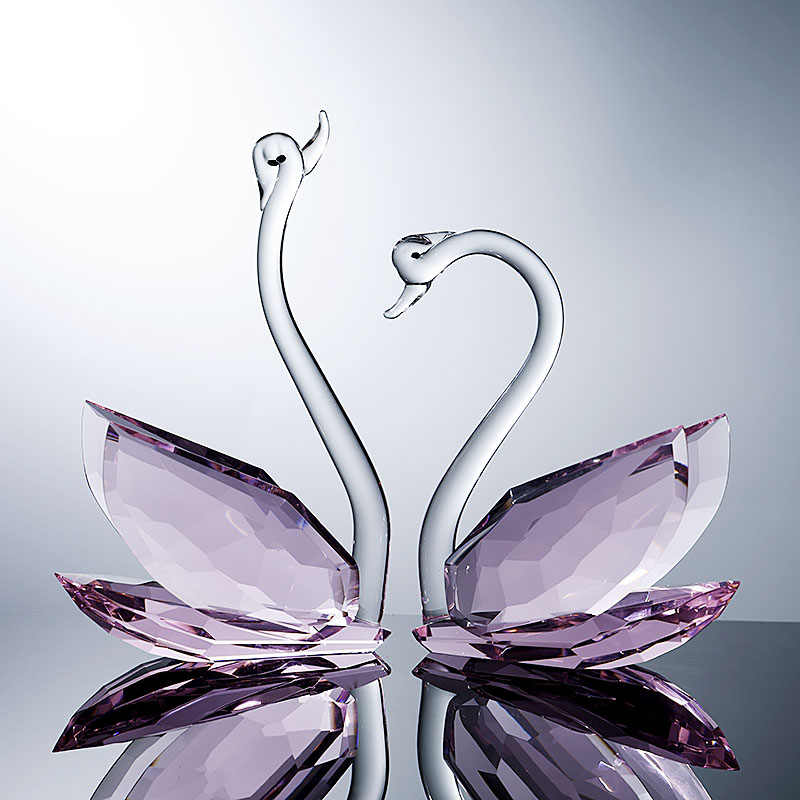 Crystal Pink Swan Figurines Pair, Elegant Wedding Gift Set in Box, Hand-Blown Glass Love Birds for Living Room Housewarming, Romantic Home Decor, Set of 2