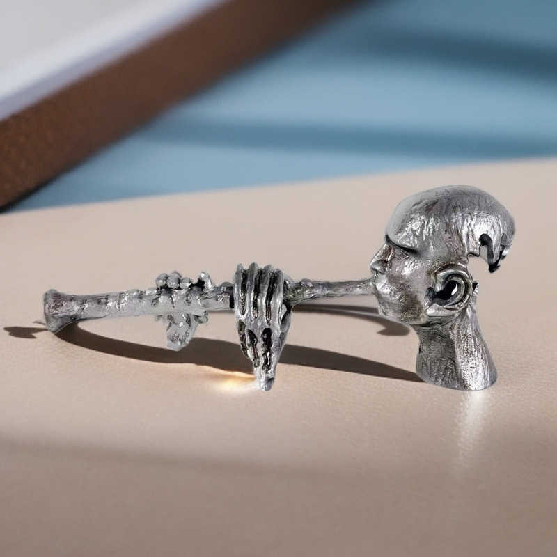 Flute Player Sculpture – Artistic Metal Figurine of Musician for Entryway, Study & Hotel Decor