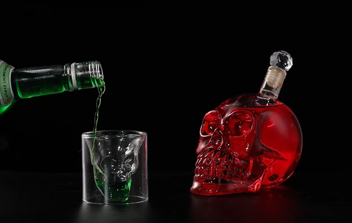 Skull Decanter & Double-Layer Whisky Glass Set – 550ml Borosilicate Skull Bottle, 75ml Artistic Shot Glass, Unique Barware for Vodka, Cocktails, Gift Box Included