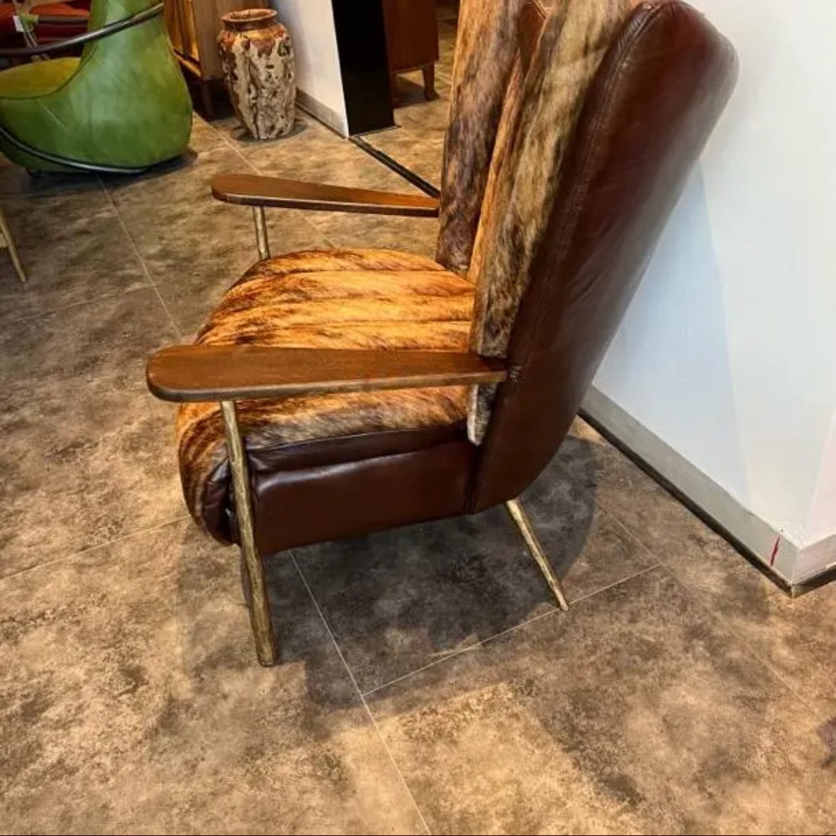Vintage American Retro Leisure Armchair, Luxury Cowhide & Walnut Lounge Chair with Brass Frame, Customizable