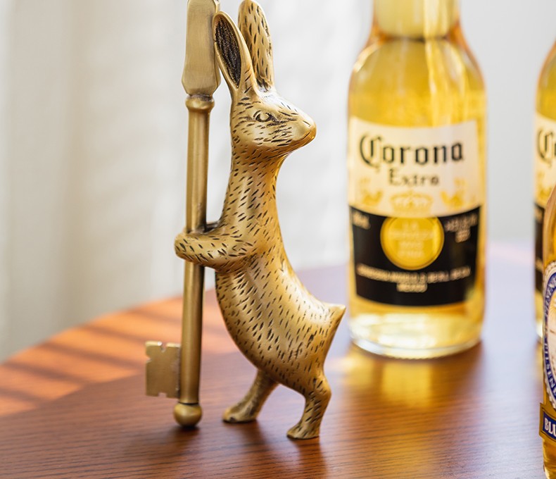 Vintage Brass Rabbit Bottle Opener Set, Unique Luxury Beer Opener Key & Bunny Head Design, Home Bar Tool Gift, 2-Piece