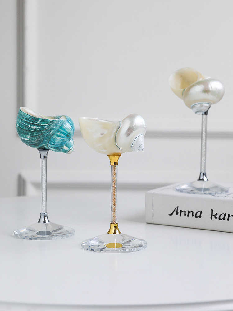 Luxury Shell Wine Glass Set, Handmade Crystal Stemware, Creative Seashell Champagne Goblets for Gift and Home Decor, Set of 2 (White and Green)