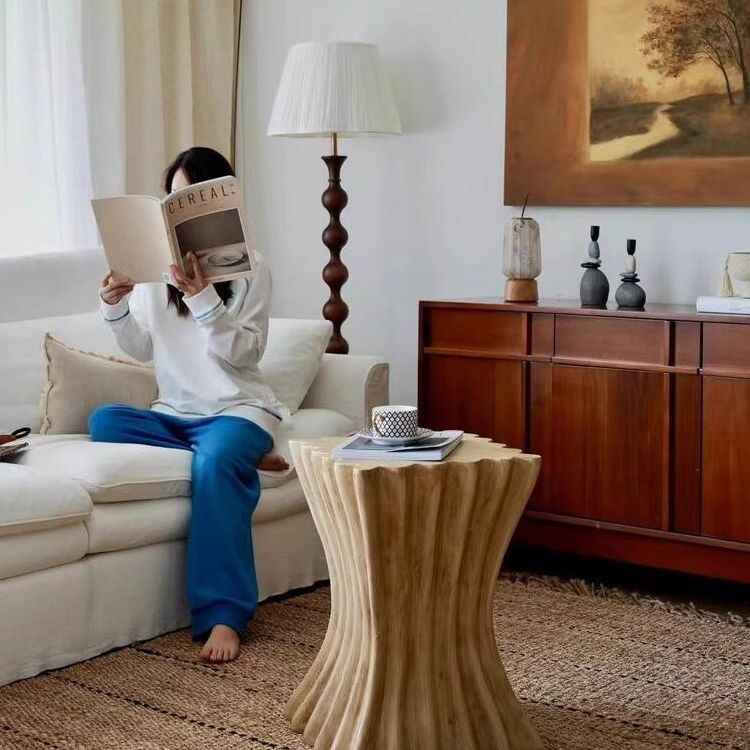 Modern Sculptural Roman Column Side Table, Artistic Fluted Design Coffee Table for Luxury Living Room, Café, Hotel, 31x47cm