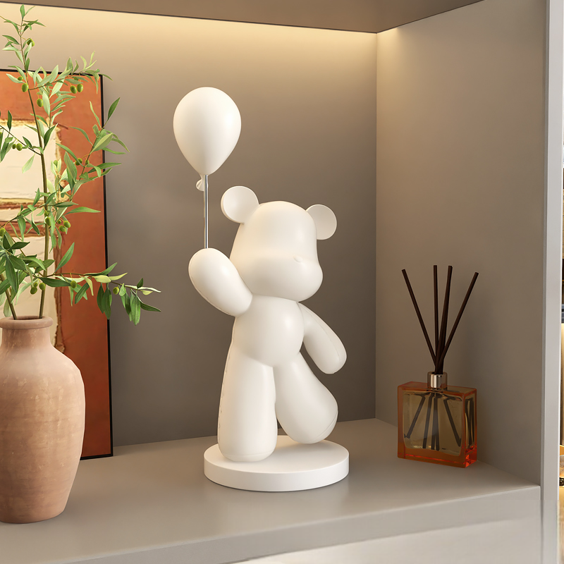 Balloon Bear Figurine – Modern Resin Sculpture for Living Room, Shelf, Desk, or Bedroom Accent Decor