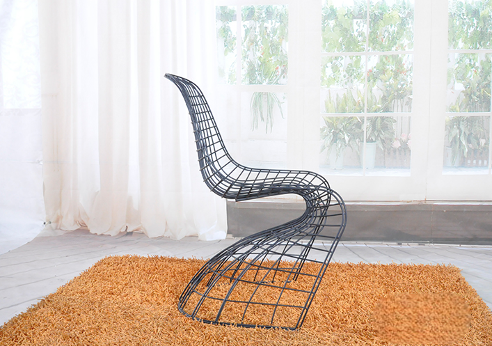 Modern Minimalist Steel Wire Dining Chair for Indoor and Outdoor Use, Contemporary Swerve Design – Black or White Powder Coated Finish