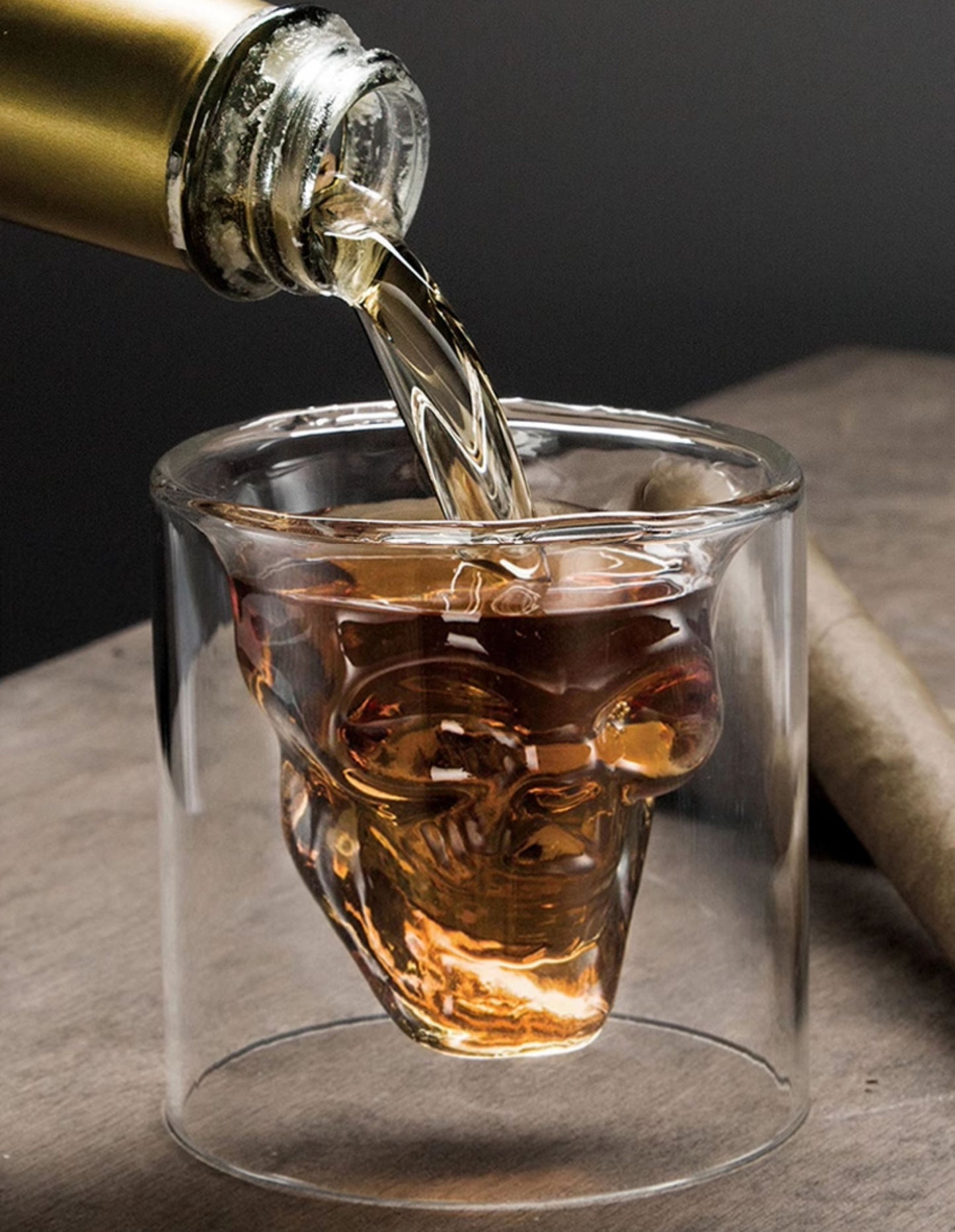 Skull Decanter & Double-Layer Whisky Glass Set – 550ml Borosilicate Skull Bottle, 75ml Artistic Shot Glass, Unique Barware for Vodka, Cocktails, Gift Box Included