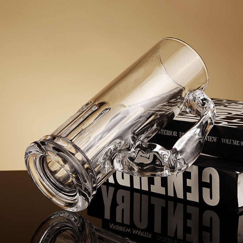 Creative Strongman Beer Mug, Large Capacity Craft Beer Glass with Muscular Handle, 580ml Transparent Glass Tankard for Beer & Juice