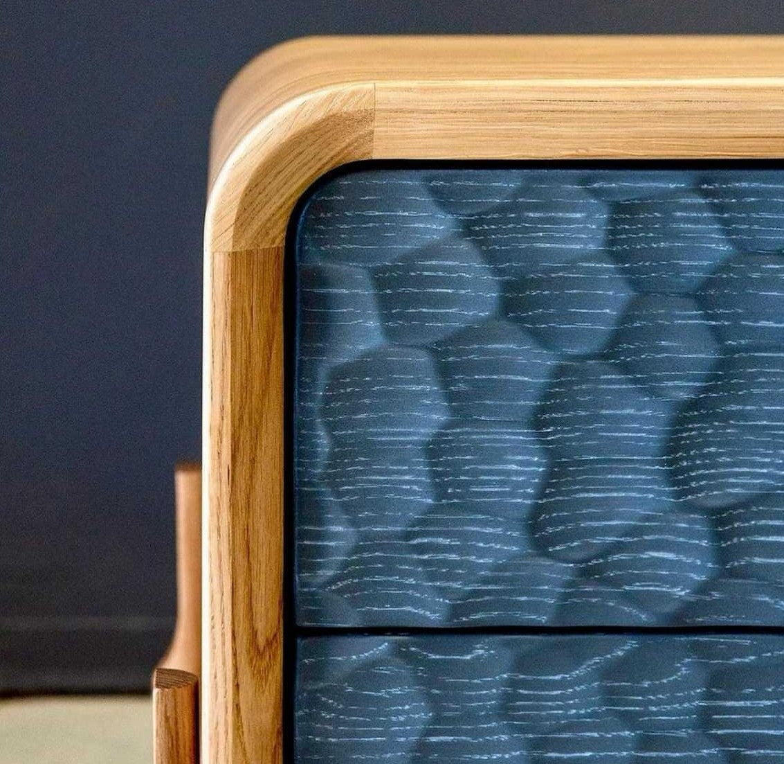 Contemporary Wabi-Sabi Nightstand – Hammered Texture Blue Drawers with Solid Wood Frame, Mid-Century Modern Bedside Storage