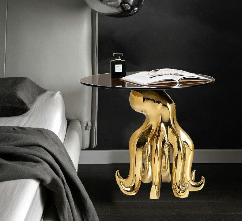Luxury Gold Octopus Side Table – Creative Animal-Inspired Accent Table with Glass Top, Modern Sofa and Bedside End Table for Living Room or Showcase Decor