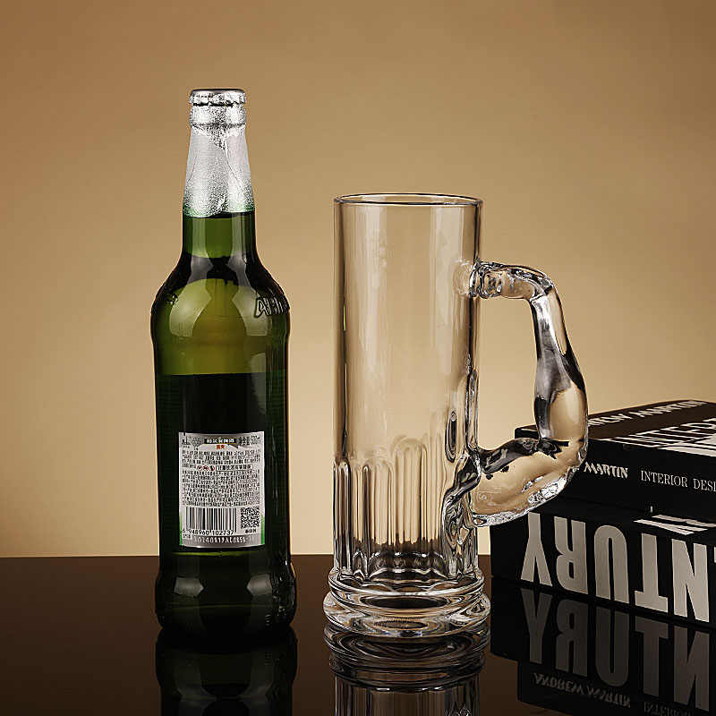 Creative Strongman Beer Mug, Large Capacity Craft Beer Glass with Muscular Handle, 580ml Transparent Glass Tankard for Beer & Juice