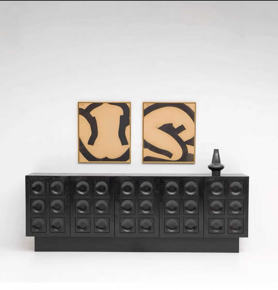 Italian Luxury Black Brutalist Sideboard Cabinet – Modern Geometric Circle Pattern Relief Console, Premium Statement Storage for Villa Living Room and Entryway