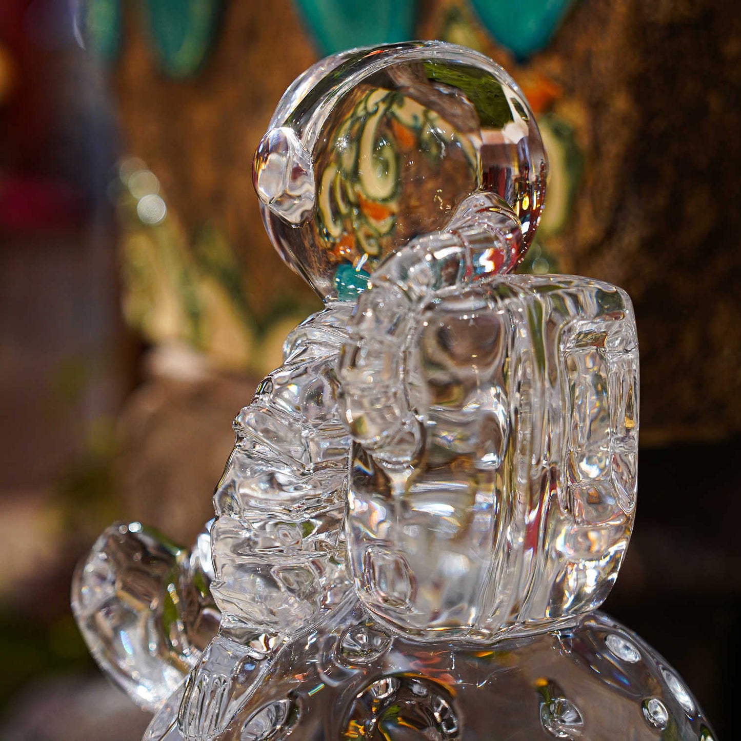 Premium Crystal Astronaut Sculpture – Luxury Glass Space Figure with Platinum Detailing, Contemporary Home Décor Statement Piece