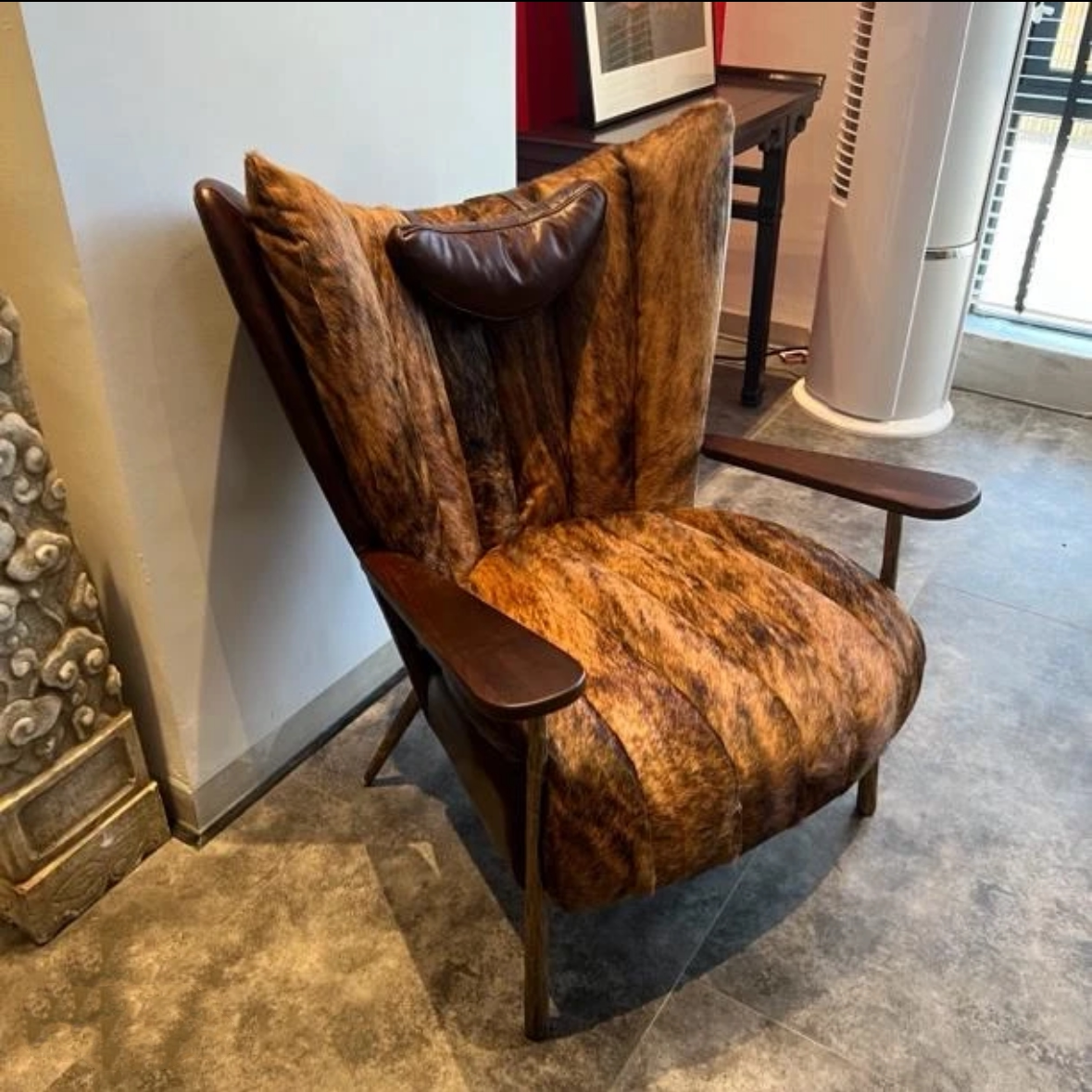 Vintage American Retro Leisure Armchair, Luxury Cowhide & Walnut Lounge Chair with Brass Frame, Customizable