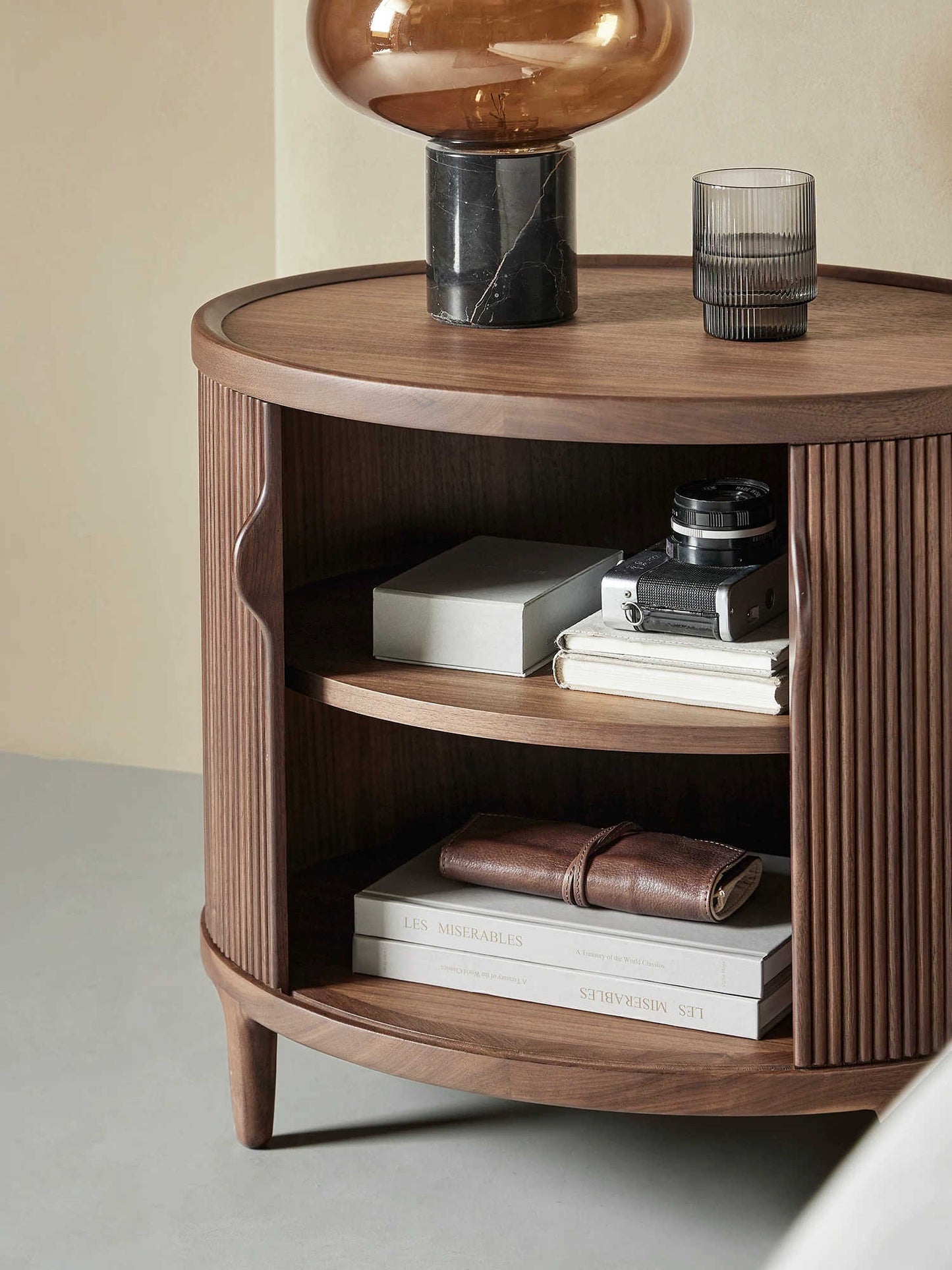 Mid-Century Modern Walnut Oval Console Cabinet – Fluted Solid Wood Bedside Table, Contemporary Storage Nightstand for Bedroom and Living Room