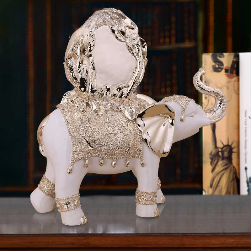 Rose Gold Elephant Table Clock Sculpture – Resin Decorative Art for Living Room, Office, or Bedroom