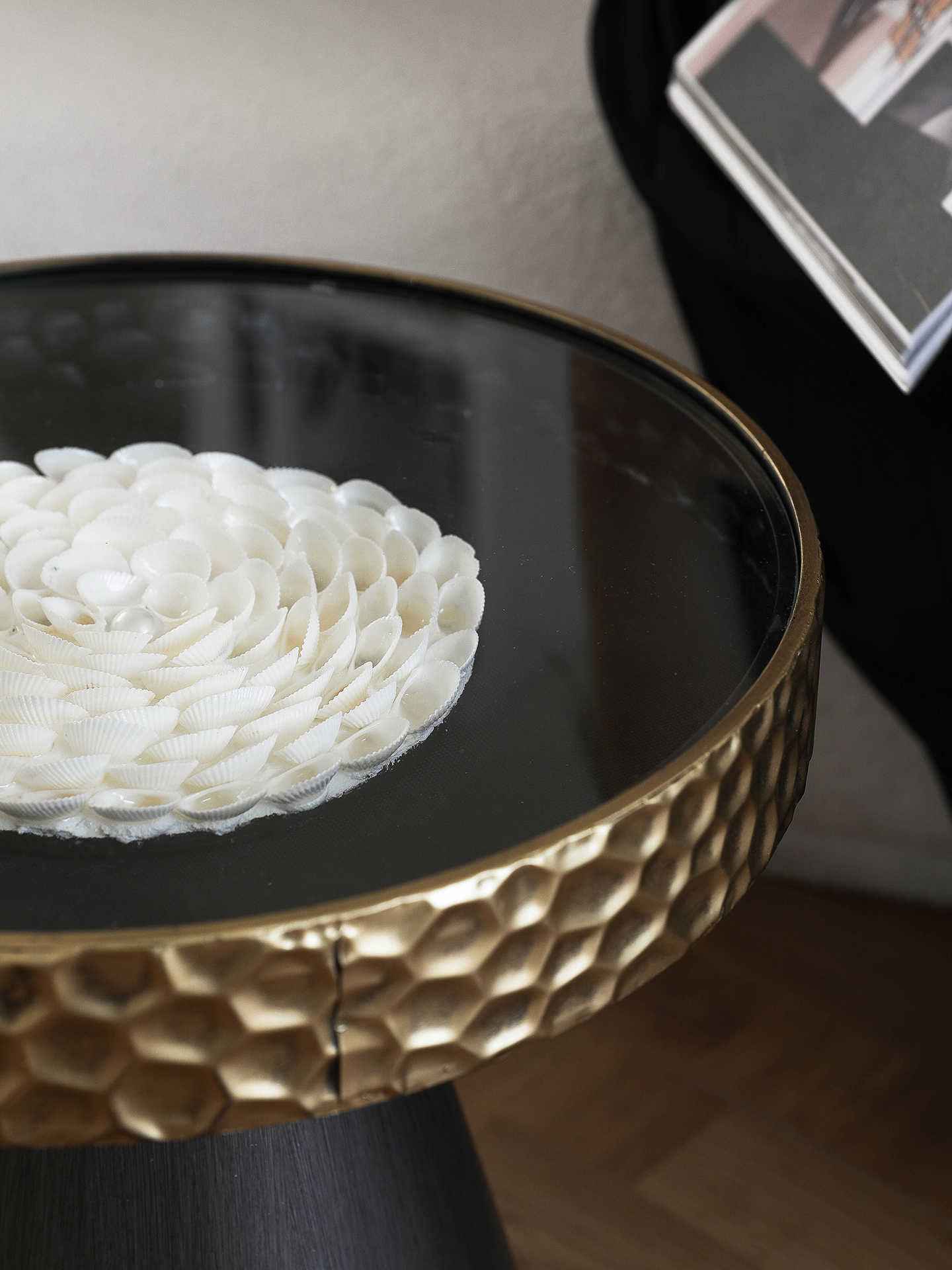 Luxury Shell Inlay Side Table, Modern Gold and Black Metal Accent Table with Glass Top for Living Room & Sofa
