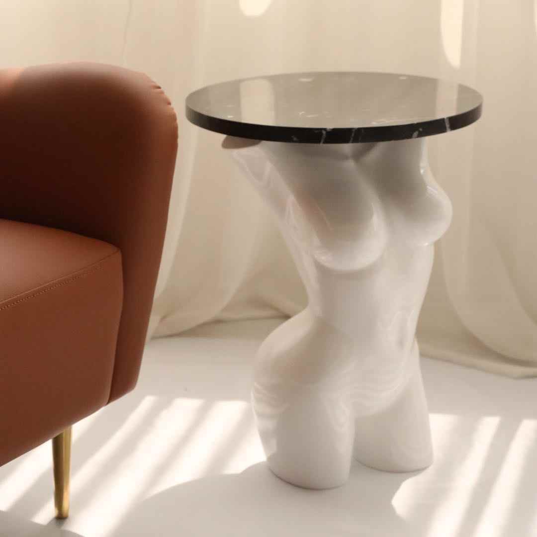 Venus Sculpture Side Table – Classical Art-Inspired Accent Table with Marble Top for Bedroom & Coffee Shop Decor