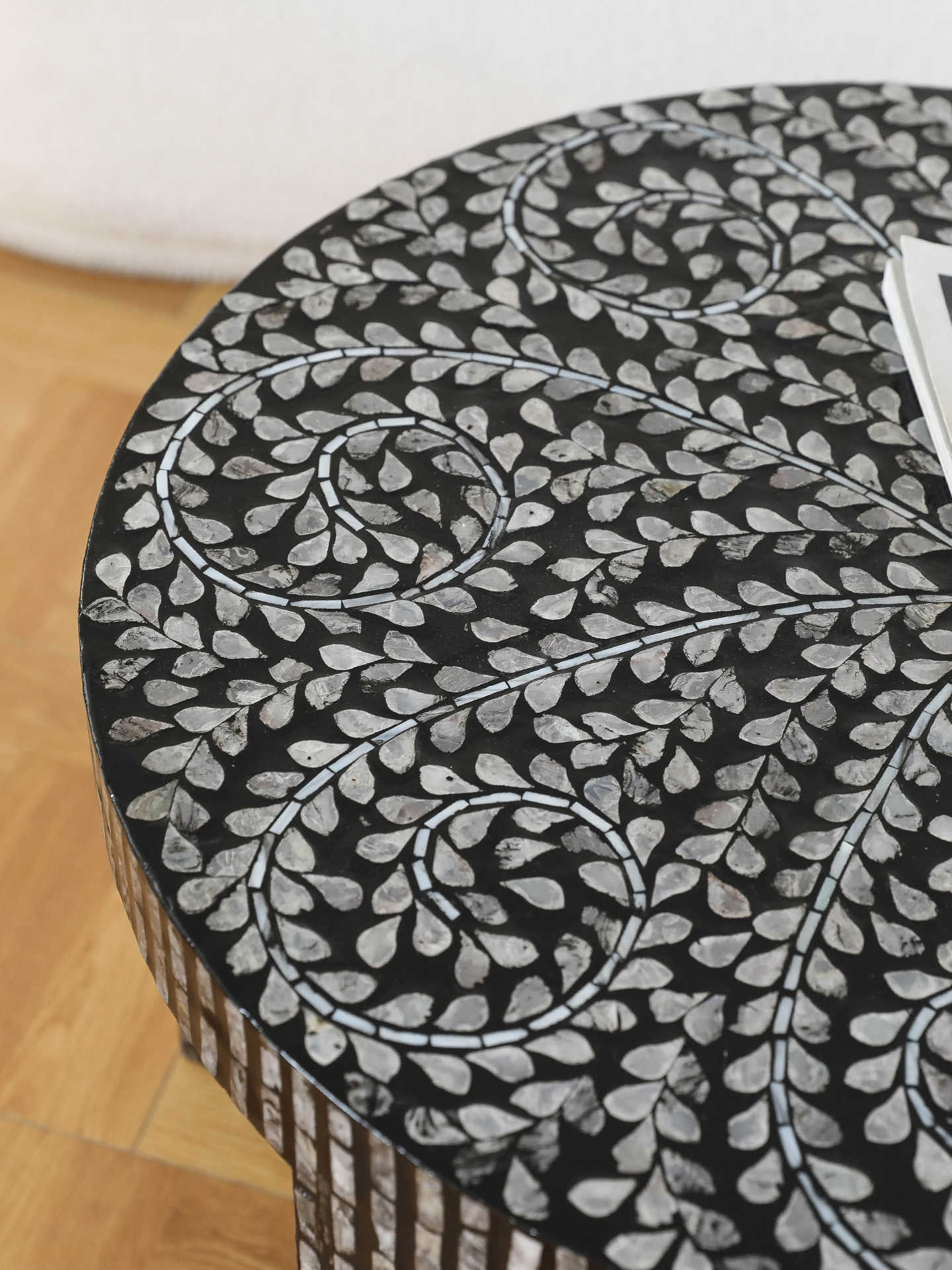 Luxury Minimalist Round Coffee Table, Black Iris Mosaic Accent Table for Living Room & Modern Asian Decor