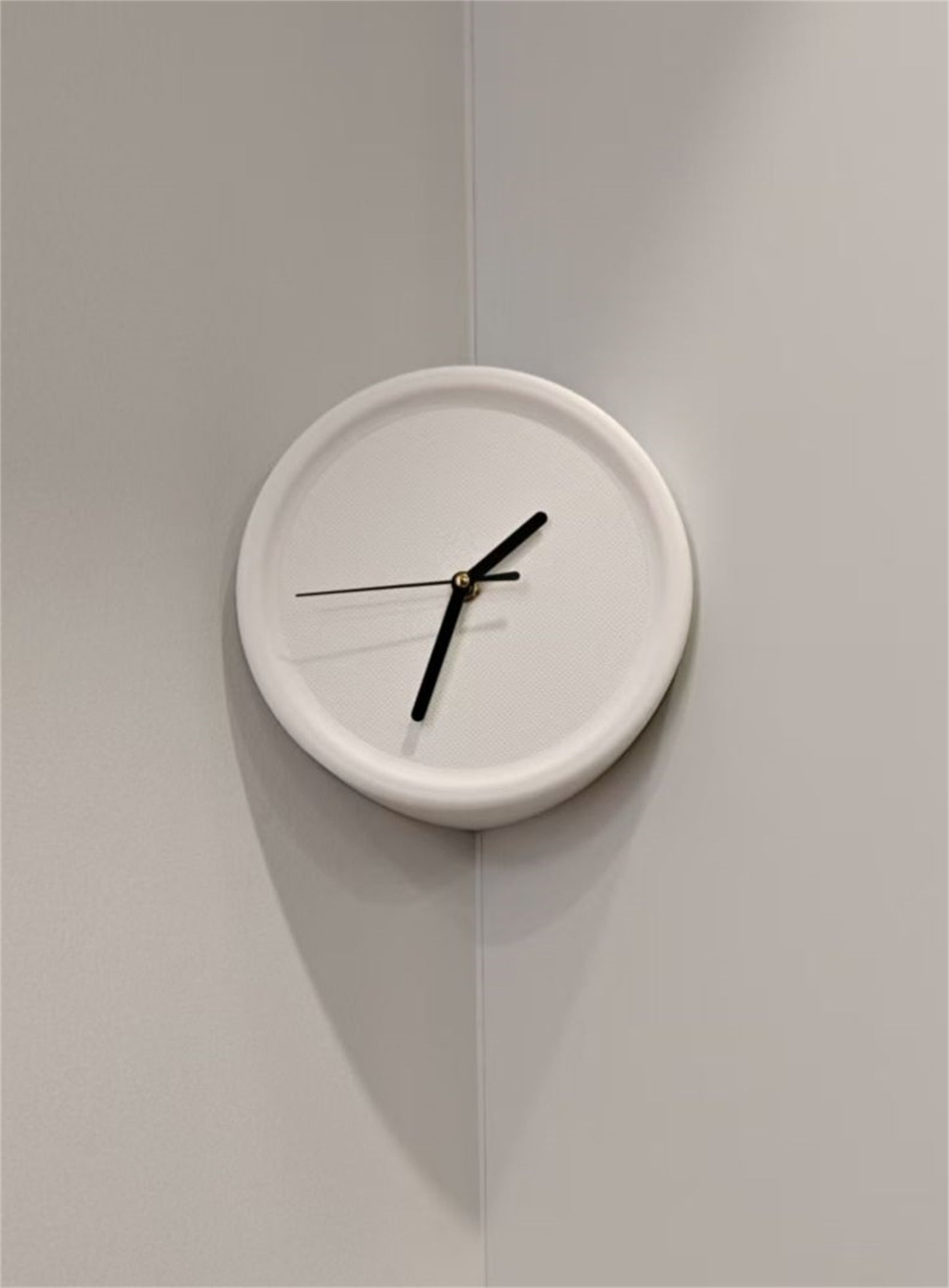 Designer Minimalist Corner Wall Clock – High-End Silent Living Room Hanging Clock, 200mm