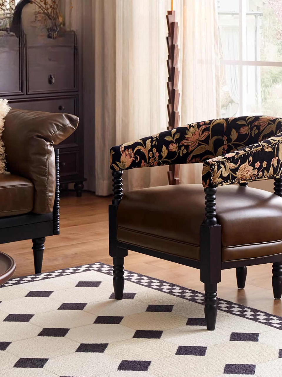 Vintage Solid Wood Accent Chair – Floral & Brown Upholstered Retro Lounge Chair for Small Apartment, Living Room and Bedroom