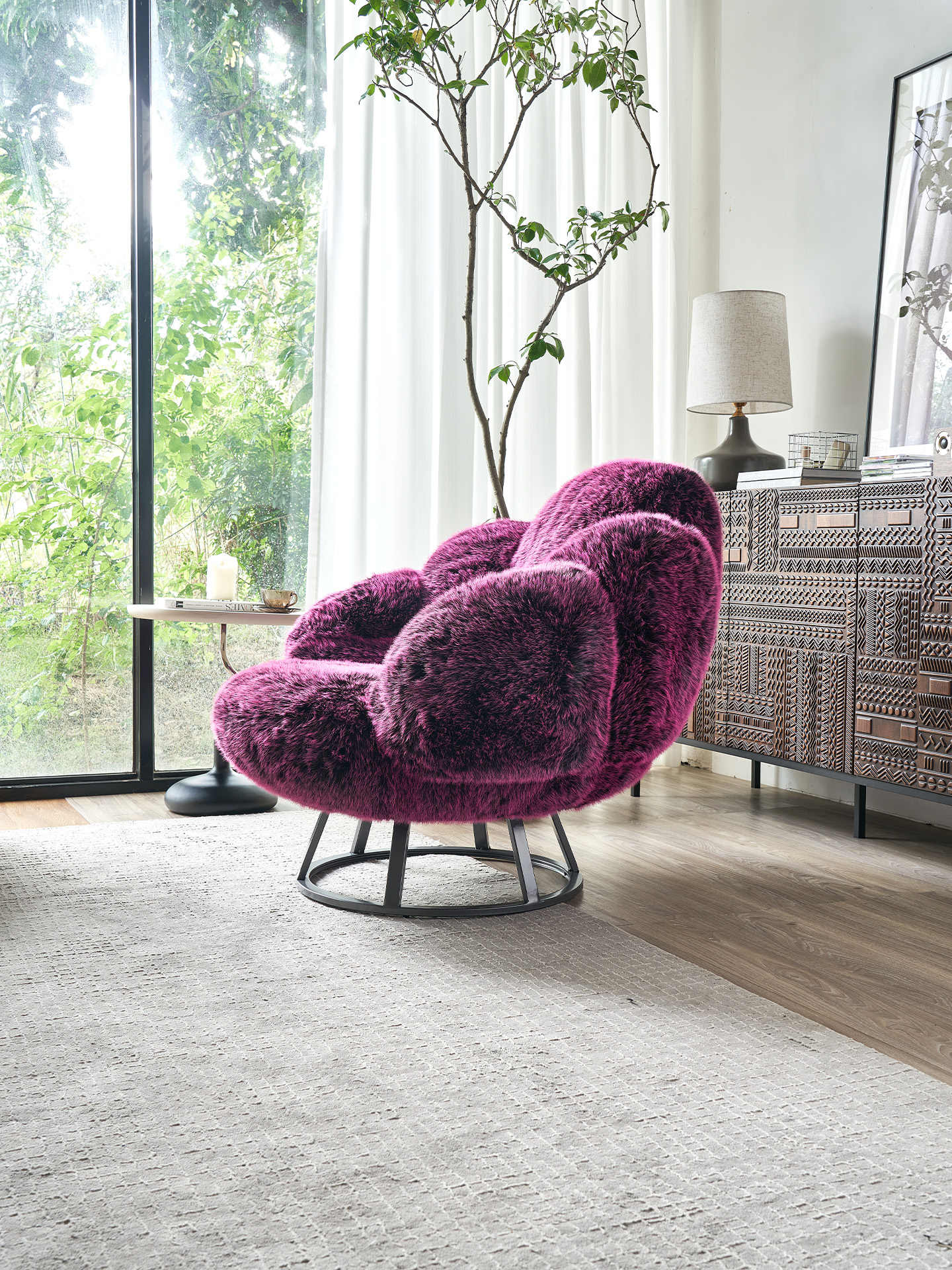 Designer Bear Paw Lounge Chair – Luxurious Purple Faux Fur Statement Seating with Contemporary Swivel Base, Nordic Luxury Accent Chair