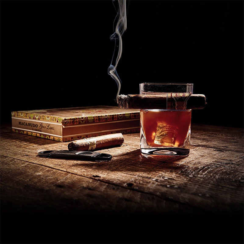 Luxury Crystal Cigar Whiskey Glass 260ml – Square Old Fashioned Rocks Tumbler with Integrated Cigar Holder, Set of 2 with Coasters & Cleaning Brush