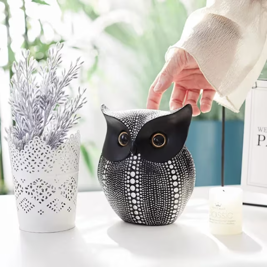Owl desktop SET of 2 (Black and white) decorative Nordic Black White Owl Statue Home Decoration Accessories handmade Decorative Resin Figurines Office Decoration