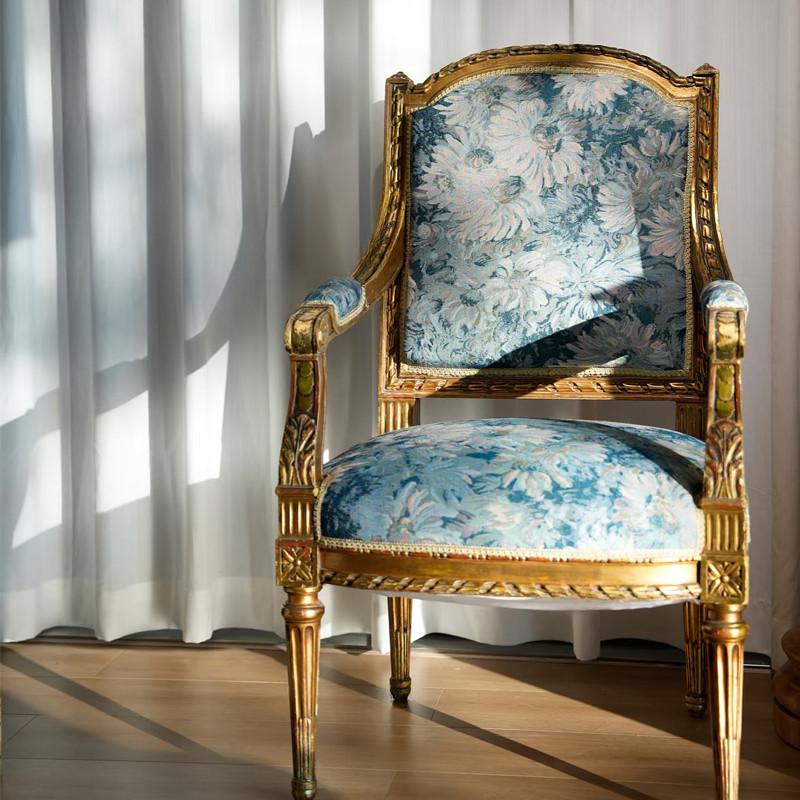 Blue Floral Upholstered Accent Chair, French Style Carved Solid Wood Armchair with Gold Finish Frame, Vintage Single Sofa Chair for Living Room, Bedroom, Lounge, Hotel, Reading Nook