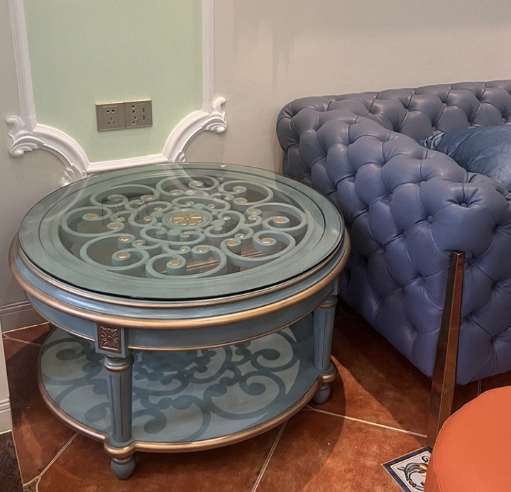 Round Solid Wood Coffee Table with Tempered Glass Top, Vintage Blue Carved Center Table, 39.4 Inch Rustic Living Room Tea Table